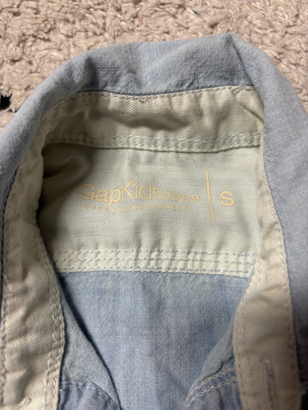 GAP Button Down - Picture 2 of 2
